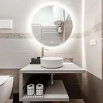 Centro Storico - Stazione A 500m Strategico Elegant Loft Апартаменты *