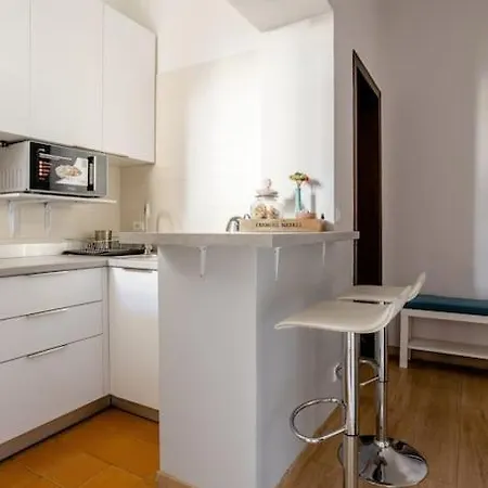 Apartment Centro Storico - Stazione A 500m Strategico Elegant Loft